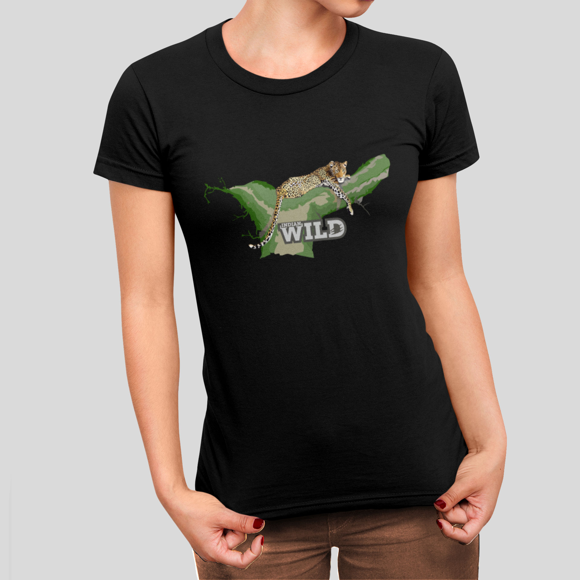 Jungle I leopard on tree black t-shirt